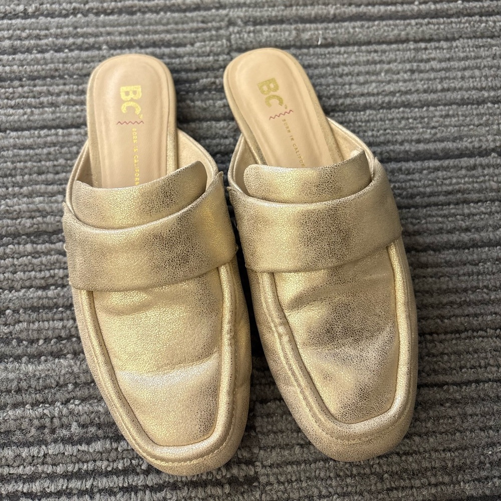 BC Footwear Brunch Date Mule in Gold Metallic - Picture 2 of 2